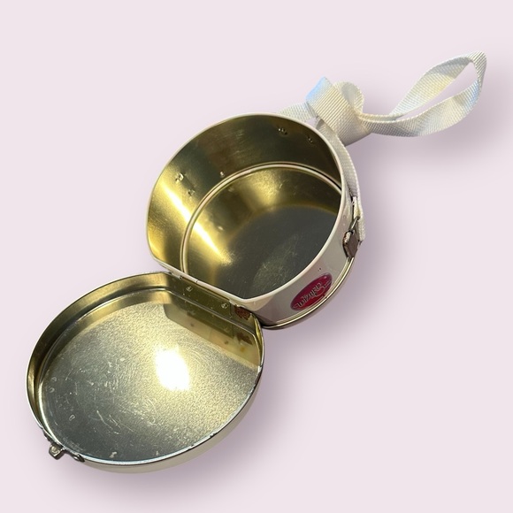 The Wizard of Oz Dorothy And Glinda Small Round Metal Tin Lunchbox Purse 1999 - Picture 7 of 10